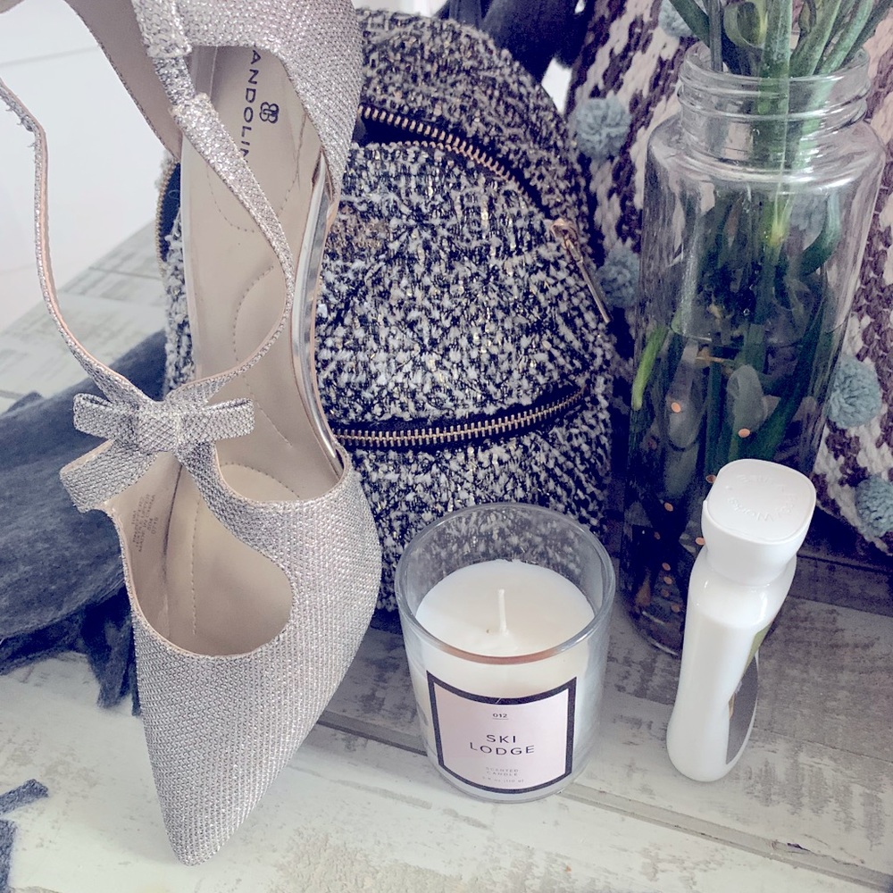 Bandolino Women's size 10 silver pumps